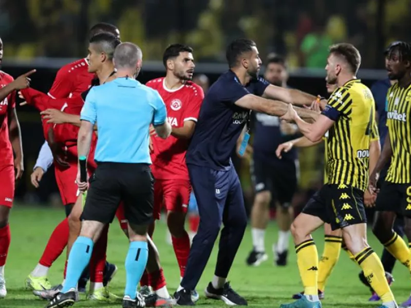 Αποδοκιμασίες και μεγάλη ένταση μεταξύ παικτών μετά τη λήξη του Άρης-Αράζ