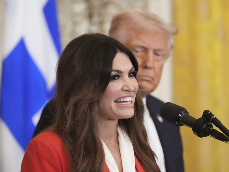 Κίμπερλι Γκίλφοϊλ: (Νέα) καθυστέρηση της έλευσή της στην Ελλάδα