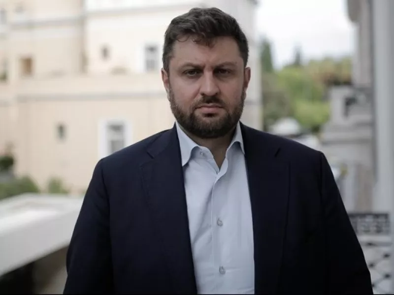 Ζαχαριάδης σε Σδούκου: «Δεν ντρέπεστε να γράφετε για κατά φαντασία μπάζωμα;»