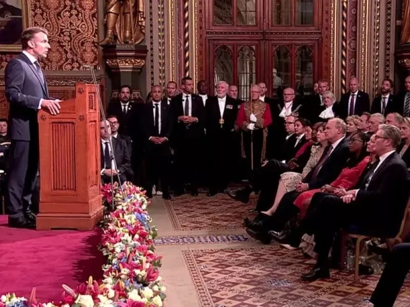 Μακρόν: Δεν θα εγκαταλείψουμε ποτέ την Ουκρανία