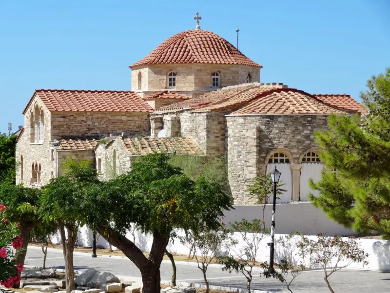 Παναγία Εκατονταπυλιανή