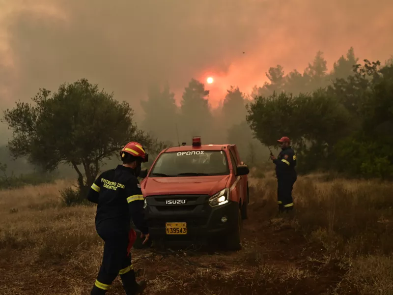 Φωτιά σε αγροτοδασική έκταση κοντά στο Ασπροχώρι Ωρωπού