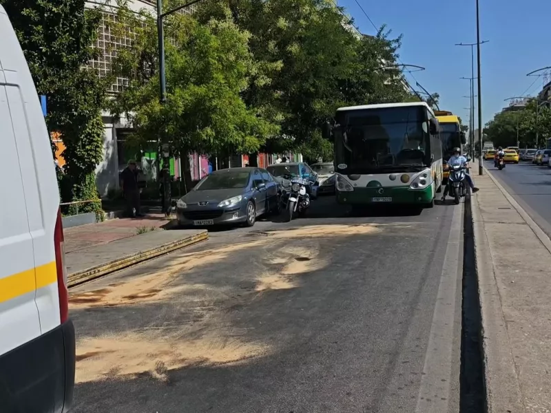 Σύγκρουση αστικού λεωφορείου με ΙΧ