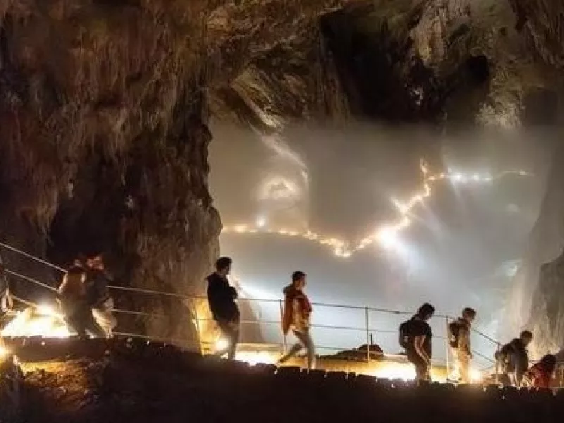 Σπήλαιο