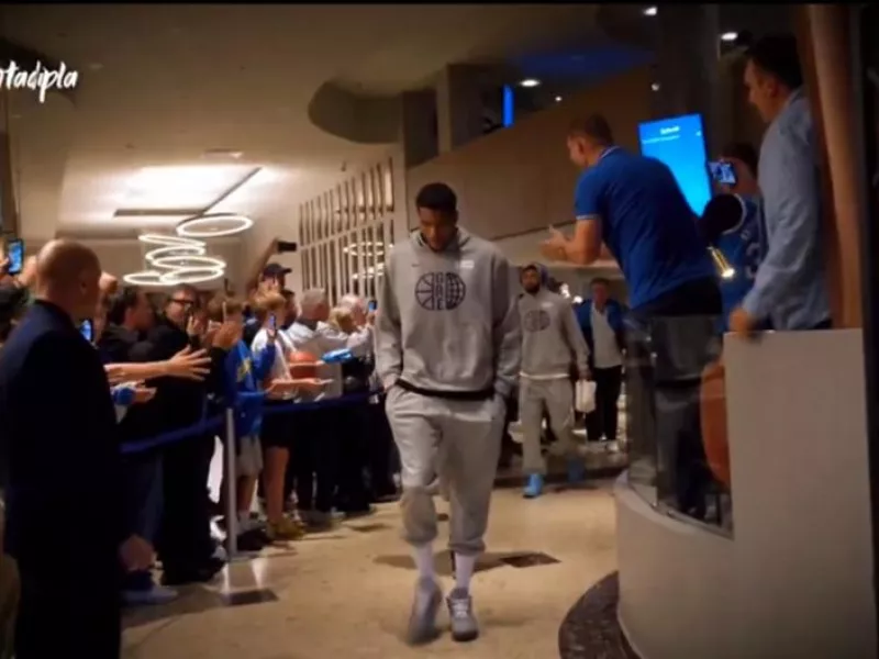 Αποθέωση σε Σπανούλη και παίκτες