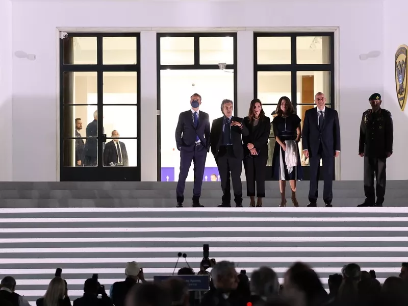 Υπουργείο Εθνικής Άμυνας: Τα αποκαλυπτήρια της νέας βιοκλιματικής όψης του κτιρίου