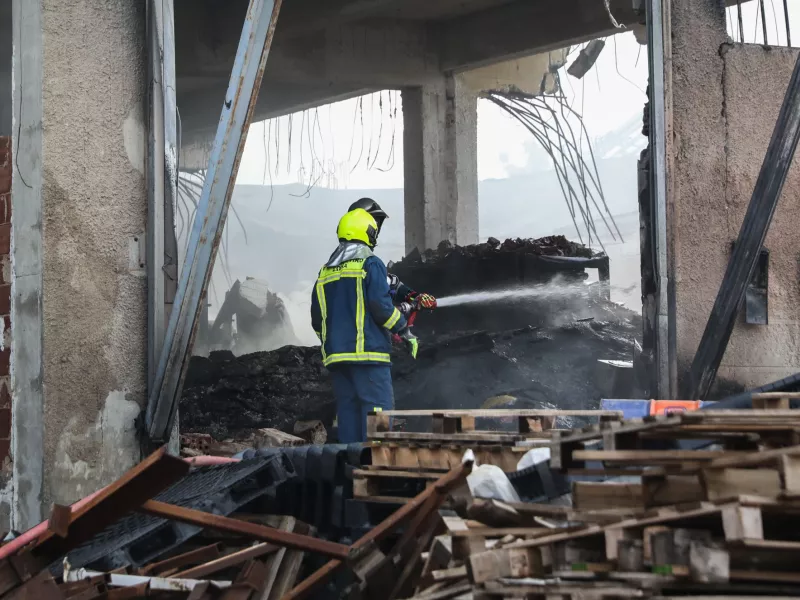 πυρκαγιά σε εργοστάσιο πλαστικών στο Μενίδι