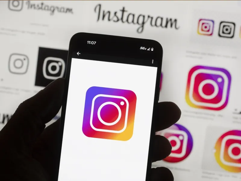Instagram 