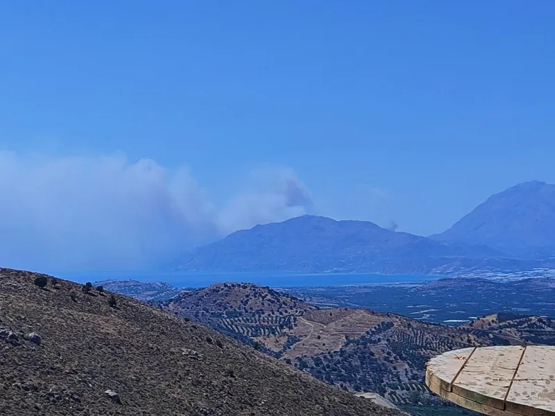 Ρέθυμνο: Φωτιά σε χαμηλή βλάστηση στην Κρύα Βρύση