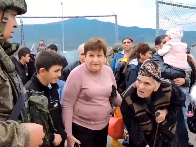 Ναγκόρνο Καραμπάχ: Eκτιμήσεις για άφιξη έως και 120.000 προσφύγων στην Αρμενία 