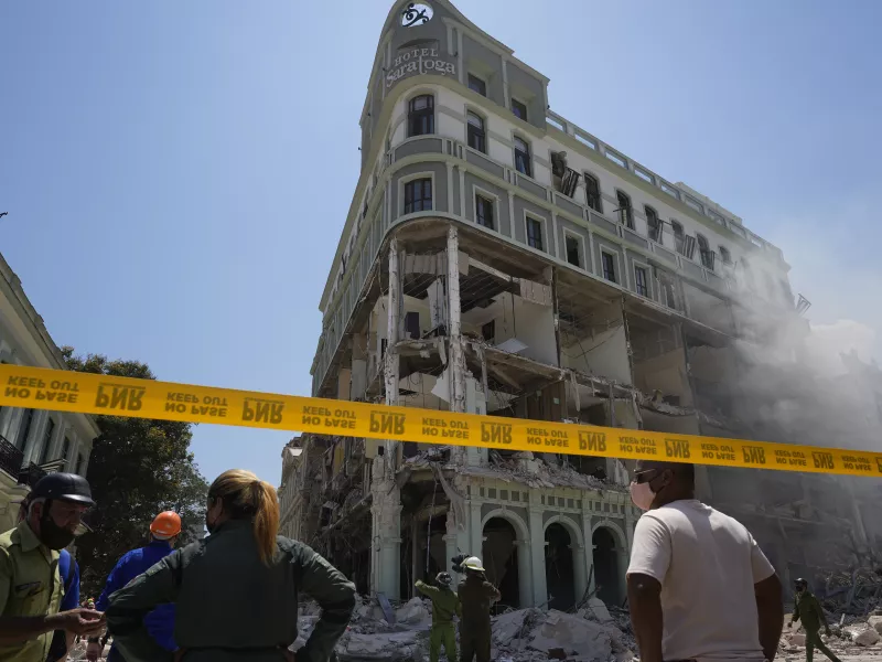 Το ξενοδοχείο Saratoga, παρέμενε κλειστό για δύο χρόνια λόγω της πανδημίας κι ανακαινιζόταν ενόψει της επαναλειτουργίας του. 
