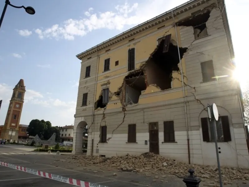 Ιταλία: Έξι νεκροί και ζημιές σε ιστορικά κτήρια από τον ισχυρό σεισμό (upd)