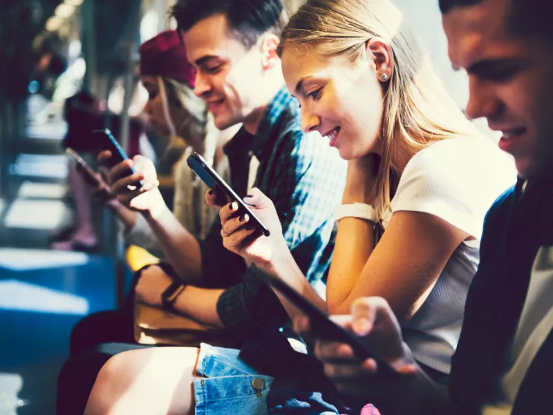 Gen Ζs και Millennials: το κόστος διαβίωσης είναι το "αγκάθι" στη σκέψη των δύο γενεών