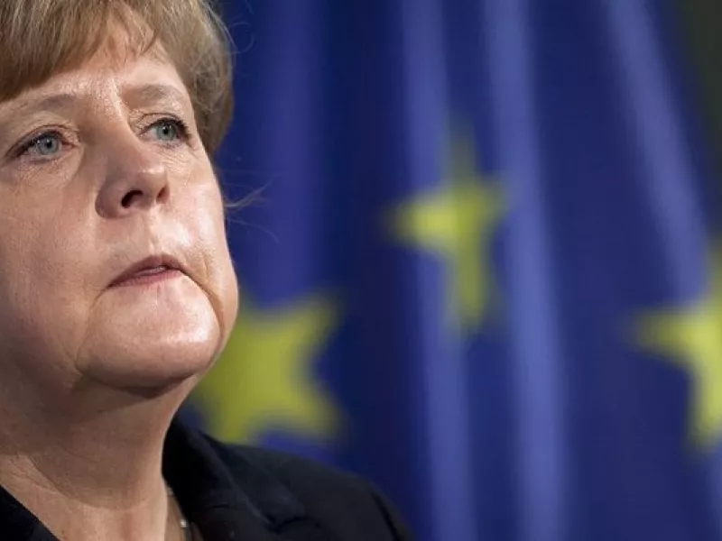 Μέρκελ: Να λυθεί το θέμα της μείωσης των απασχολουμένων στο δημόσιο