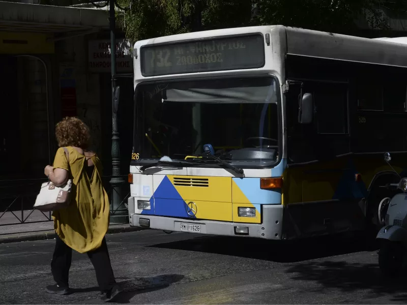 ΟΑΣΑ: Λεωφορεία στη γραμμή 500 Πειραιάς-Ταύρος, μετά την πυρκαγιά σε καλώδια του ΗΣΑΠ