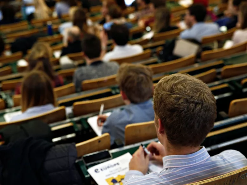 Aναγκαία η αύξηση των φοιτητών πληροφορικής και επικοινωνιών επισημαίνει το ΣΕΒ