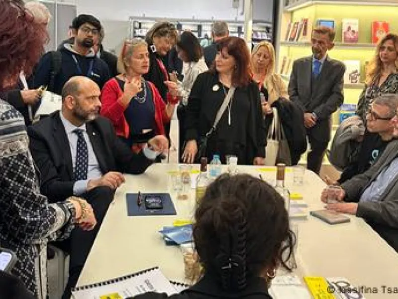 Φρανκφούρτη: Η ελληνική λογοτεχνία χωρίς μικρόφωνο