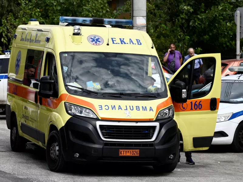 Kρήτη: Μέσα στη θάλασσα με το αυτοκίνητο του, έπεσε ηλικιωμένος