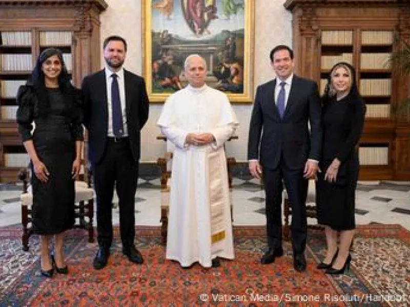 Ο Πάπας με εκπροσώπους στο Βατικανό