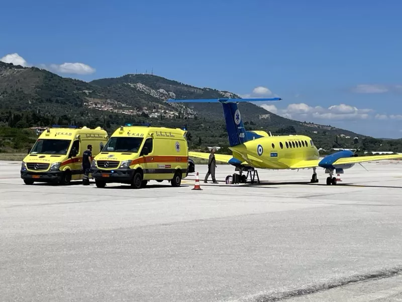 Ασθενοφόρο και αεροσκάφος