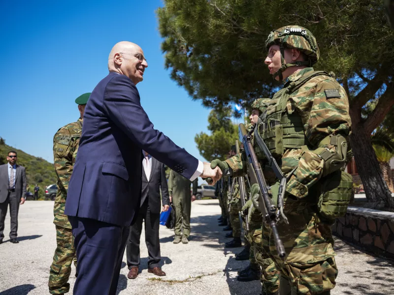 Δένδιας