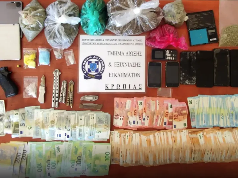 Εξαρθρώθηκε κύκλωμα διακίνησης ναρκωτικών σε Γλυφάδα και Βούλα ναρκωτικά