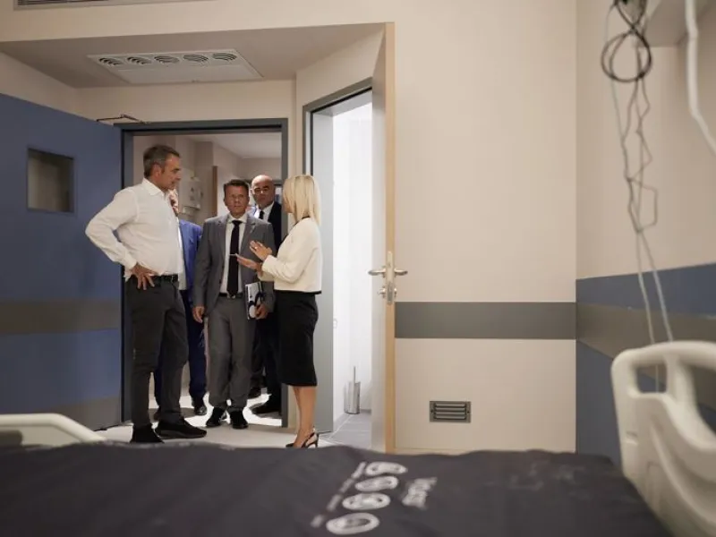 Μητσοτάκης από τη νέα πτέρυγα του Μαμάτσειου: Η πλήρης ανάταξη των υποδομών του ΕΣΥ, κεντρική πολιτική προτεραιότητα Ο Κυριάκος Μητσοτάκης επισκέφθηκε την νέα πτέρυγα του Μαμάτσειου