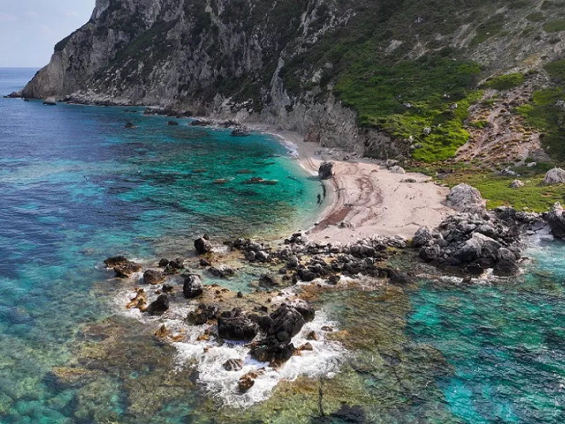 Ποιοι προορισμοί «έκλεψαν» την παράσταση για το τριήμερο του Αγίου Πνεύματος