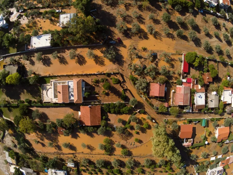 Η πολιτική προστασία απαιτεί  ευθύνη κι αποκέντρωση, όχι show