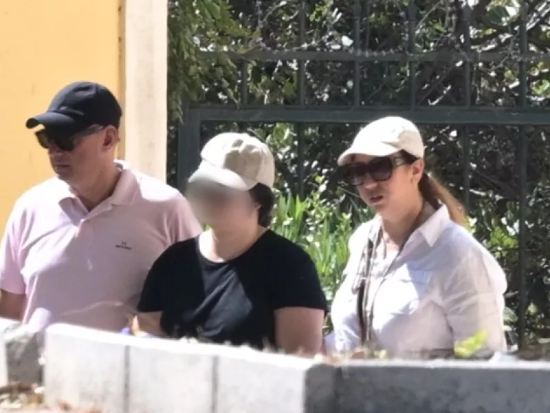 32χρονη 