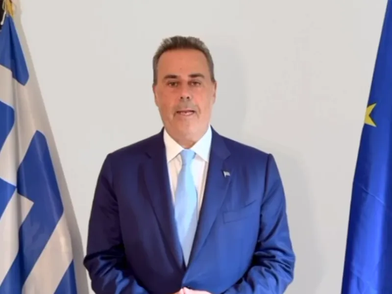 Έλληνας αξιωματούχος με σημαίες Έλληνας αξιωματούχος σημαίες