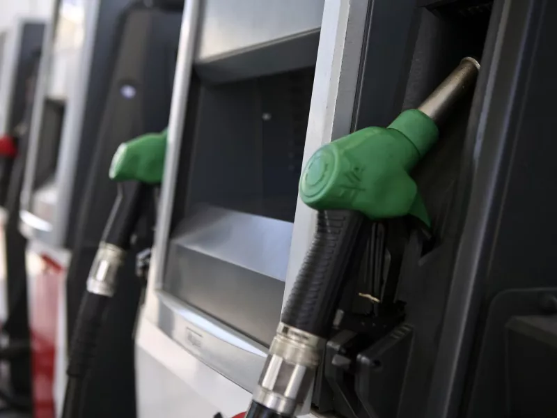 Λαθρεμπόριο καυσίμων: 250 πρατήρια έκλεβαν με «πειραγμένες» αντλίες